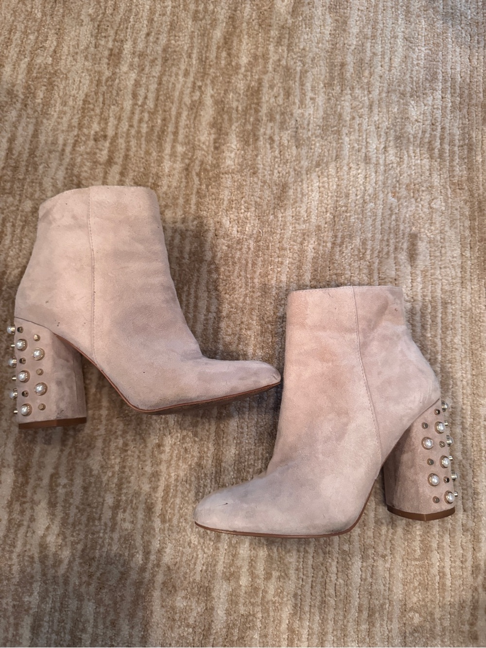 Yvette Steve Madden Grey Suede Pearl-Embellished Ankle Boots - size 7